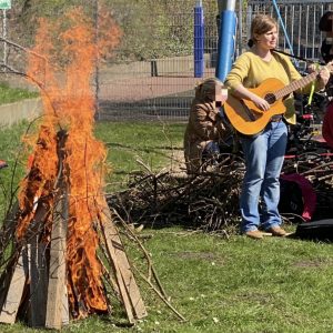 Osterfeuer der Grundstufe